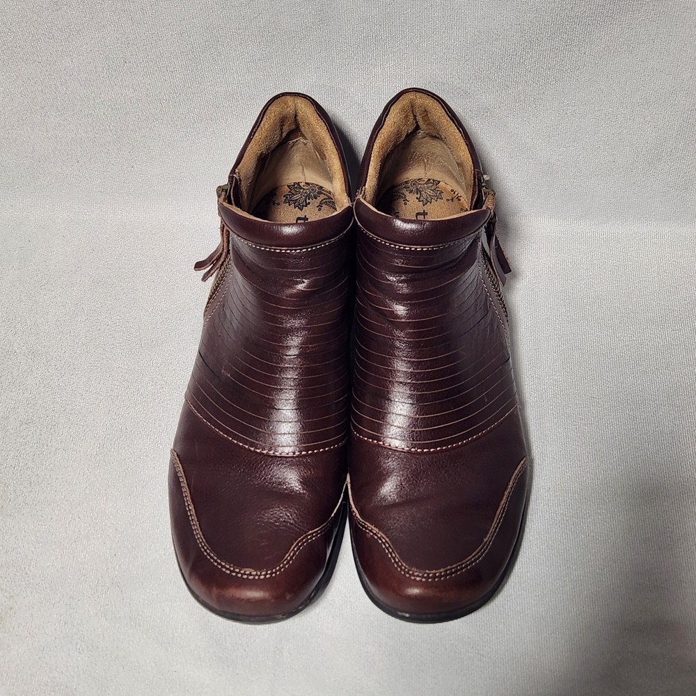 women's TAOS Habit brown Leather ankle Boots‎ size 11 side zip booties - Picture 2 of 9